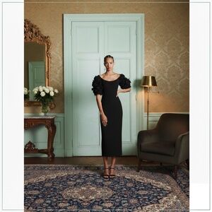 $4495 Oscar de la Renta Black Floral Appliqué Sleeved Runway Midi Dress